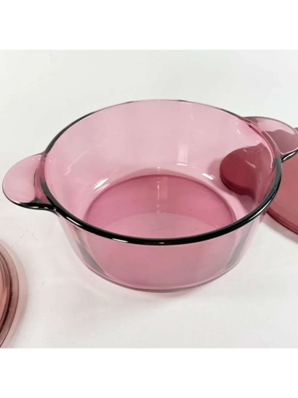 Visions Corning  2.5L Cranberry Glass Casserole Dish With Lid Plastic Cover 1156